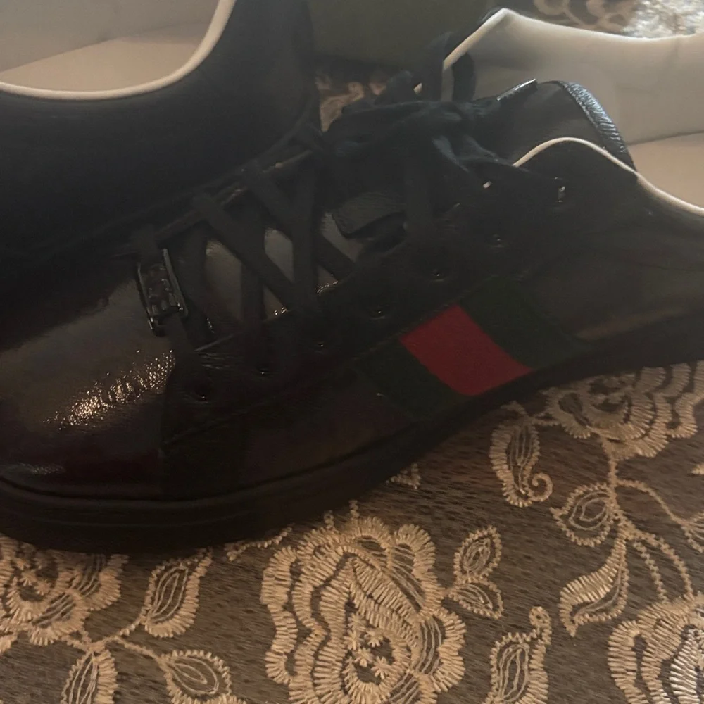 Gucci Black Leather Sneakers with Red and Green Accents. Accepting all offers! - Picture 2 of 10